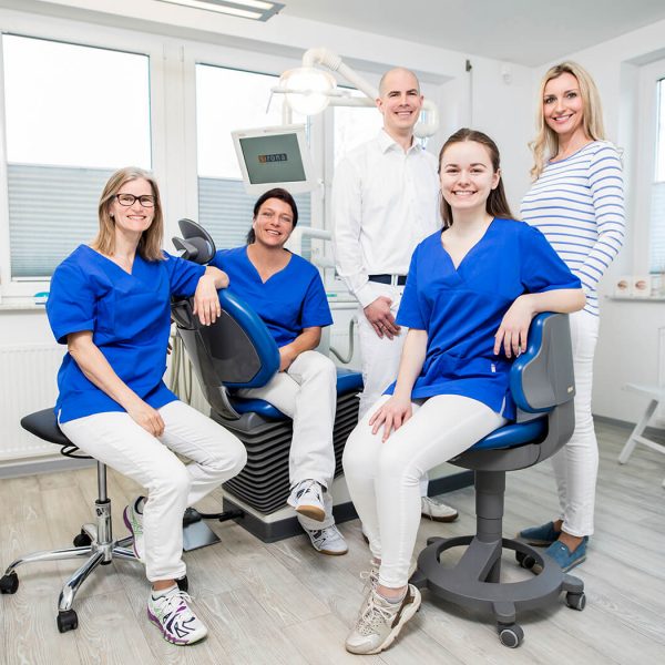 Zahnarzt Bechtold Teamfoto